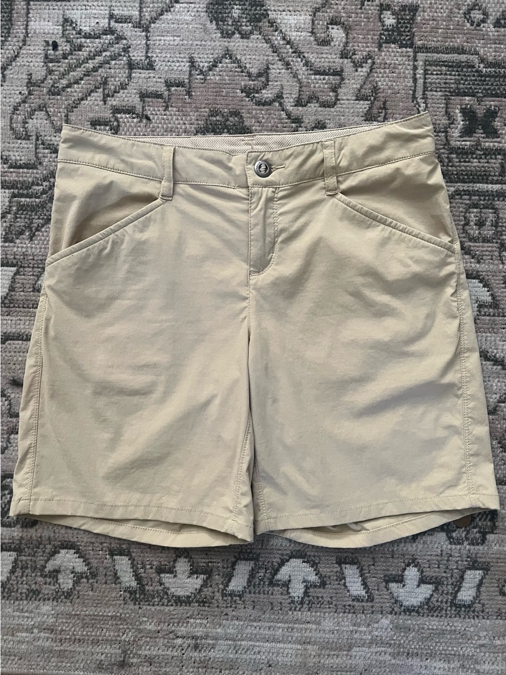 Patagonia Women's Light Beige Outdoor/ Hiking Shorts Size 2